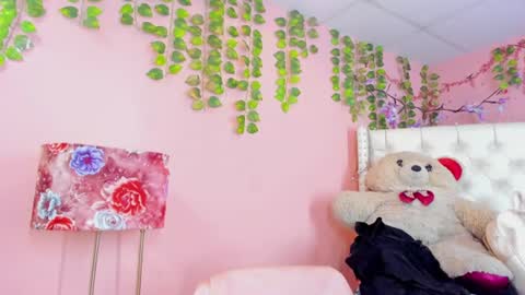 valentinee_xo online show from 06-16-26, 12:46