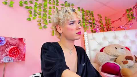 valentinee_xo online show from 07-04-26, 12:11