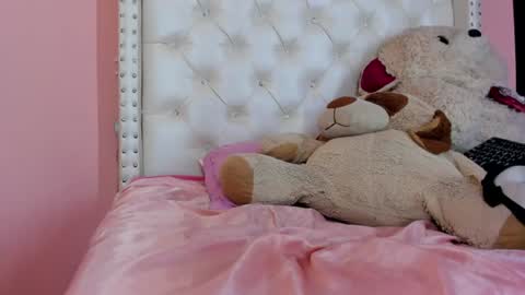 valentinee_xo online show from 07-14-26, 10:54