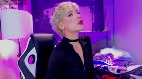 valentinee_xo online show from 07-16-26, 07:14
