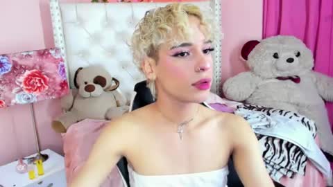 valentinee_xo online show from 07-28-26, 06:09