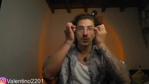 Snapshot of valentino_2201 chatting on 04-10-26, 01:11 Valentino - 15 OFF valentino2201 online show from 04-10-26, 01:11