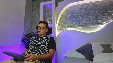 valentino_moretti online show from 12-01-25, 01:05