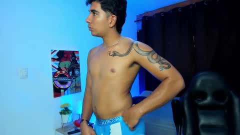 VALENTINO MOURA online show from 02-19-25, 03:16