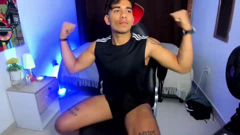 VALENTINO MOURA online show from 02-25-25, 12:13