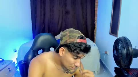 VALENTINO MOURA online show from 03-03-25, 04:03