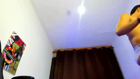 VALENTINO MOURA online show from 03-12-25, 12:15