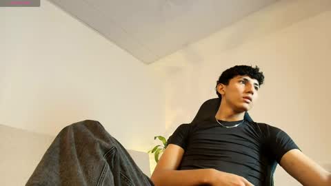 valentino_rey online show from 04-17-26, 12:30