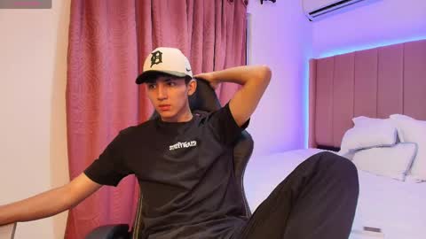 valentino_rey online show from 04-18-26, 12:20