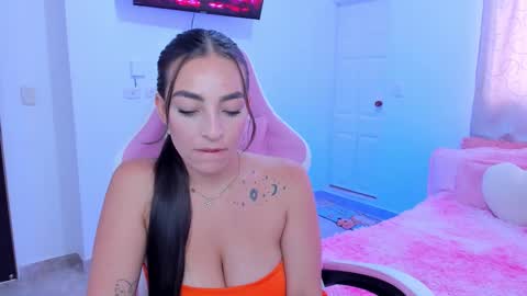 Tatiana Lopez online show from 11-25-25, 03:23