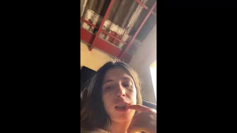 Snapshot of valeria_mendozza chatting on 01-02-25, 08:02   online show from 01-02-25, 08:02