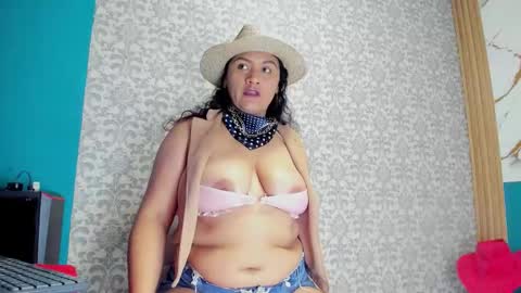 Costume lover online show from 02-04-26, 03:51