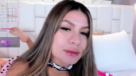 Snapshot of valeriagarciax chatting on 02-25-25, 12:34 ValeriaGarciax online show from 02-25-25, 12:34