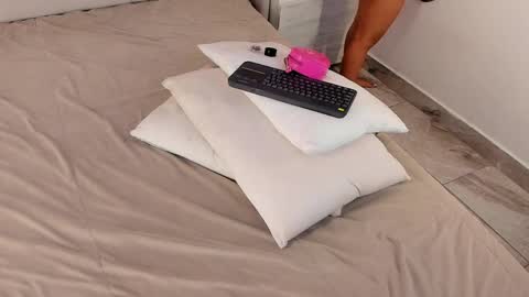 Snapshot of valeriah_ chatting on 06-04-26, 01:17 Valeria online show from 06-04-26, 01:17