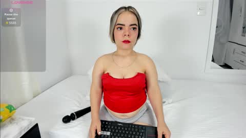 Snapshot of valerialoren chatting on 09-16-25, 02:34 valerialoren online show from 09-16-25, 02:34