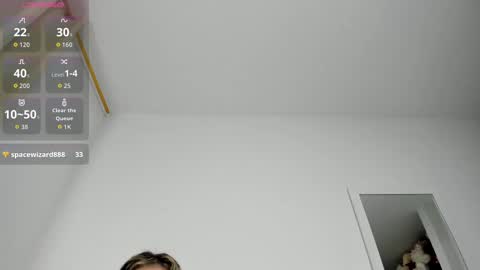 valerialoren online show from 10-27-25, 03:32