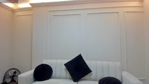 Snapshot of valeriaroldanx chatting on 06-18-26, 11:36 Valeria online show from 06-18-26, 11:36