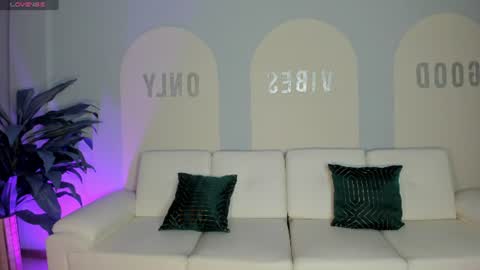 Snapshot of valeriaroldanx chatting on 07-01-26, 11:23 Valeria online show from 07-01-26, 11:23
