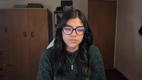 Snapshot of valerie__sky chatting on 01-08-25, 03:29 Val online show from 01-08-25, 03:29