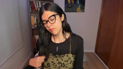 Snapshot of valerie__sky chatting on 12-19-25, 03:02 Val online show from 12-19-25, 03:02