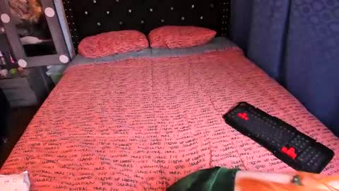 valerie luxe   online show from 02-06-25, 11:43