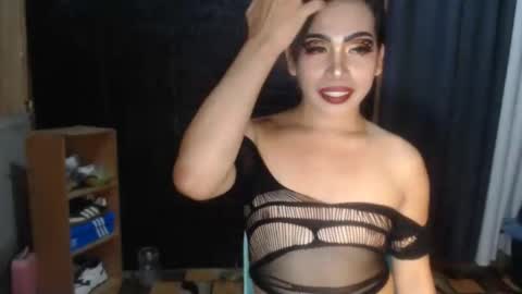 Snapshot of valerie_sensual chatting on 10-23-25, 02:22 valerie_sensual online show from 10-23-25, 02:22