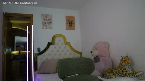 Snapshot of valeriecollinss_ chatting on 06-17-26, 03:53 valeriecollinss_ online show from 06-17-26, 03:53