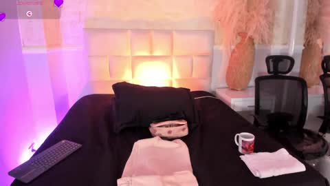 valeriekhaleesi online show from 04-15-26, 09:37