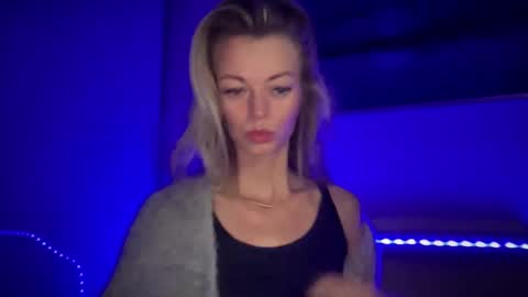 Valerie  online show from 09-17-25, 07:21