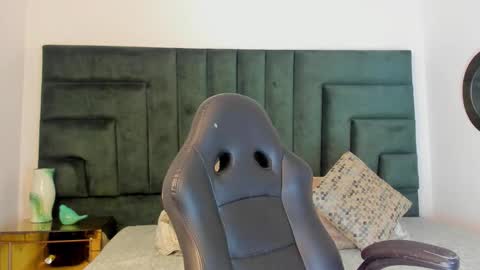 Valerie Mattson online show from 12-18-25, 05:52