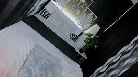 Snapshot of valerieriches chatting on 12-08-24, 06:43 Valerie online show from 12-08-24, 06:43