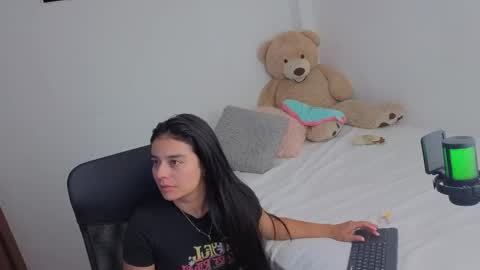 valerihouse_ online show from 05-20-26, 12:50