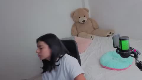 valerihouse_ online show from 08-01-26, 02:44