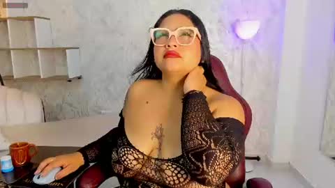 Valeria GomezGMT-5 2200-0600 online show from 06-24-26, 03:49