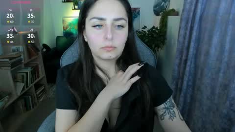 Snapshot of valeriiemills chatting on 04-27-26, 03:32 Valerie online show from 04-27-26, 03:32