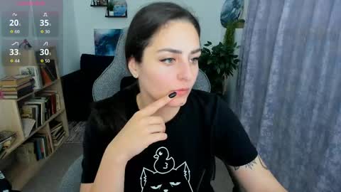 Snapshot of valeriiemills chatting on 05-21-26, 09:55 Valerie online show from 05-21-26, 09:55