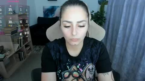 Snapshot of valeriiemills chatting on 05-25-26, 02:34 Valerie online show from 05-25-26, 02:34