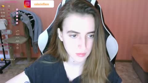 Snapshot of valeritiio chatting on 12-25-24, 04:54 valeritiio online show from 12-25-24, 04:54