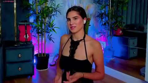 Snapshot of valery_evann chatting on 07-18-26, 07:39 Valery online show from 07-18-26, 07:39
