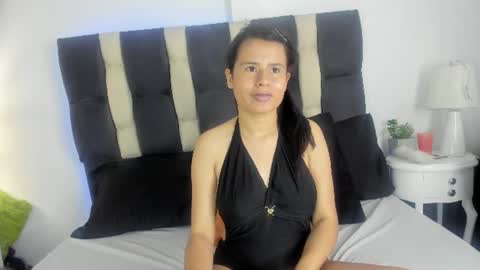 Snapshot of valery_hot692 chatting on 06-10-26, 03:33 valery_hot692 online show from 06-10-26, 03:33