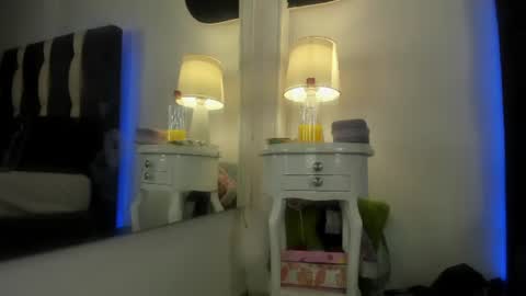 Snapshot of valery_hot692 chatting on 06-11-26, 12:32 valery_hot692 online show from 06-11-26, 12:32