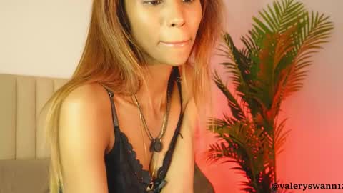 Valery swan1 online show from 10-24-25, 04:20