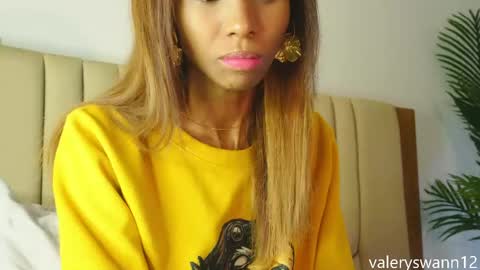 Valery swan1 online show from 04-17-26, 07:22