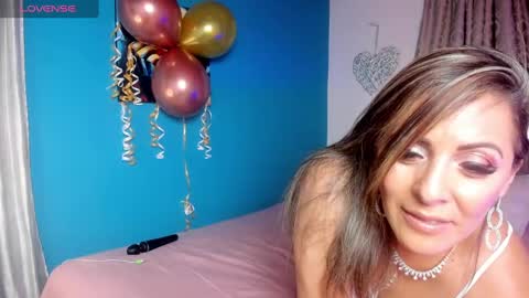 Snapshot of valeryblue chatting on 12-14-24, 02:23 Valery Blue online show from 12-14-24, 02:23