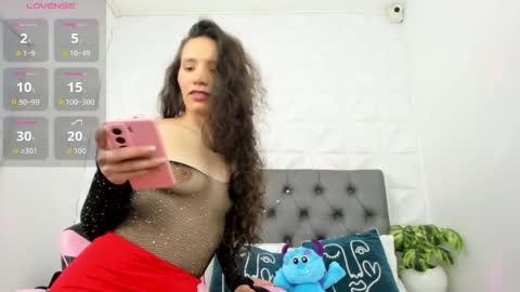 Snapshot of valeryn_rosse chatting on 04-30-26, 02:29 valeryn rosse online show from 04-30-26, 02:29