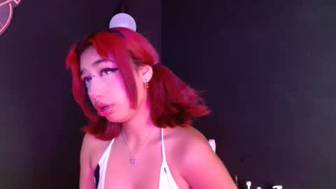 Snapshot of valerysmith18 chatting on 09-22-25, 05:20 zoe online show from 09-22-25, 05:20