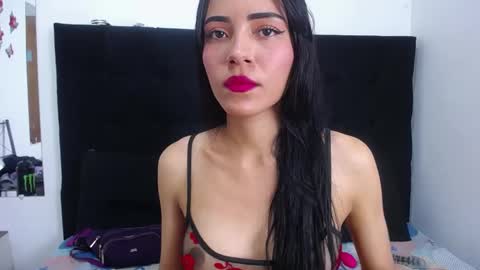 Snapshot of valerythompsonper chatting on 09-15-25, 09:15 valery online show from 09-15-25, 09:15