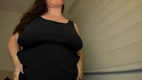Snapshot of valeryvass_07 chatting on 02-28-25, 03:59 My name is Valery... Nice to meet you thumb up me please its important online show from 02-28-25, 03:59