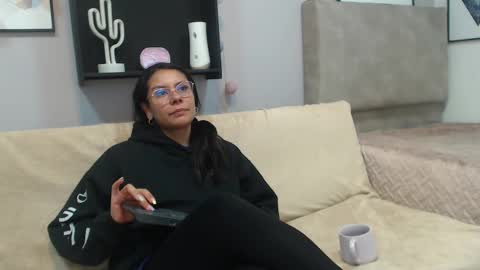 valevicious online show from 02-25-25, 01:39