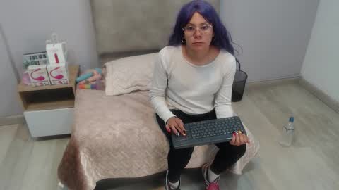 valevicious online show from 10-18-25, 01:45